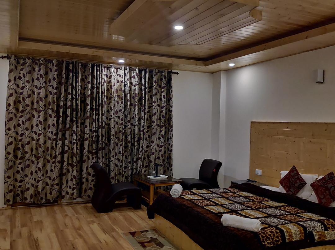 The Explorers Inn主图