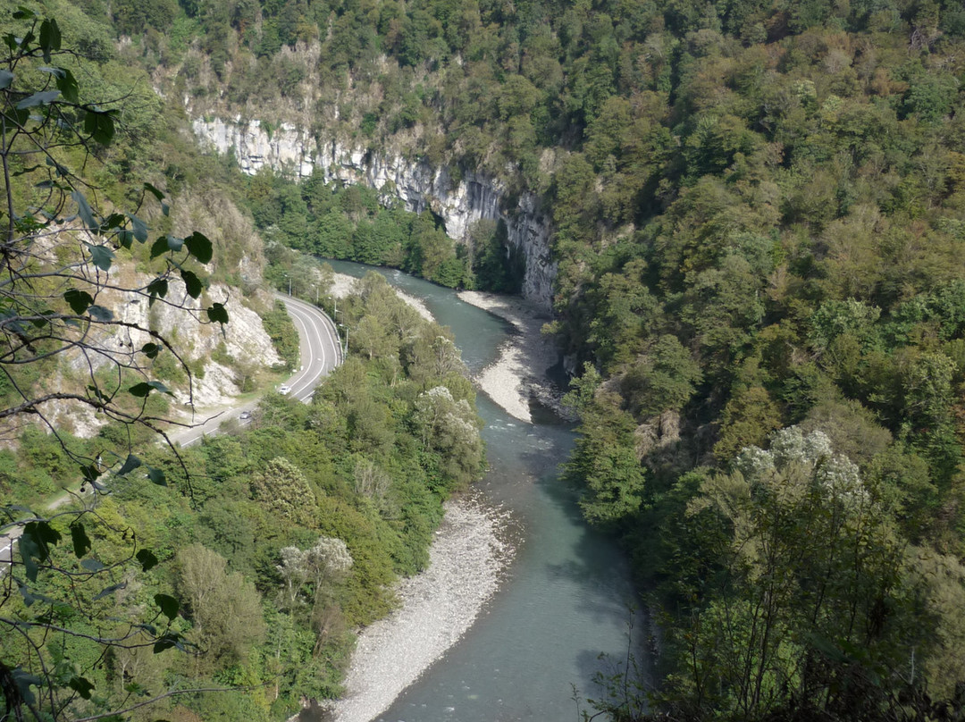 Akhshtyrskoe Gorge-Kazachiy Brod必去景点