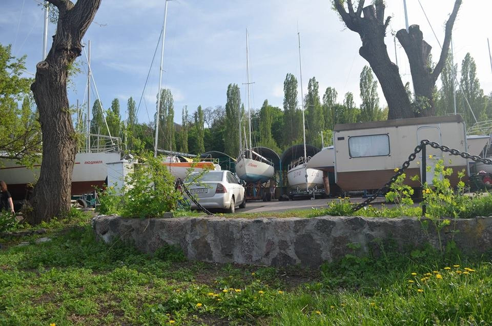 Yacht Club Cherkasy Parus景点图片