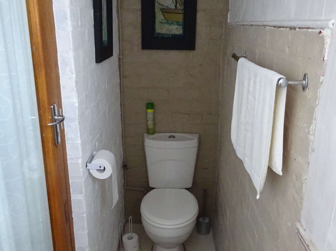 Ocean View Guest B&B主图