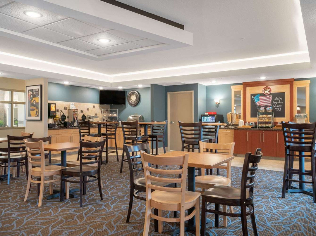 AmericInn by Wyndham Windom主图