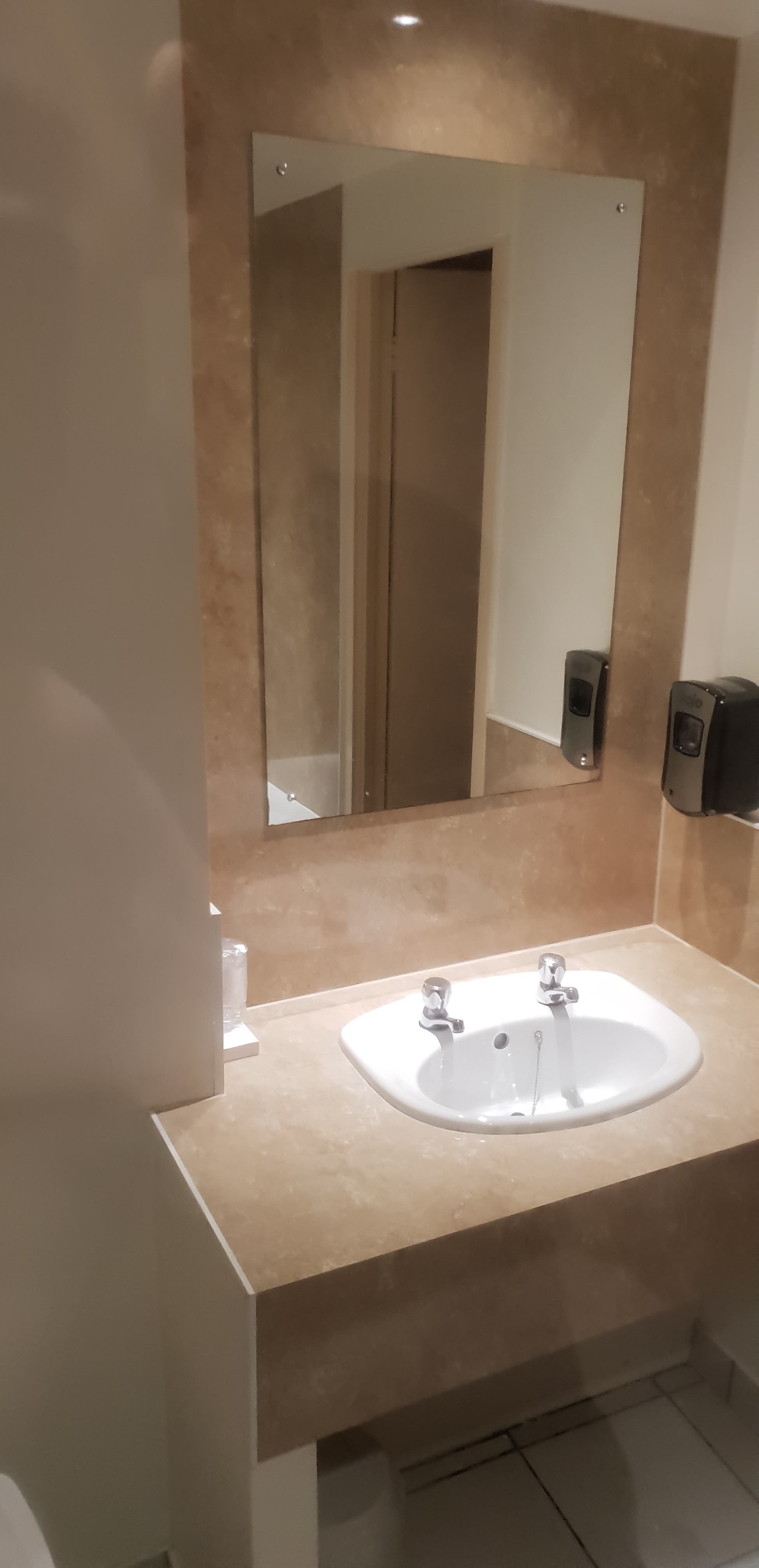 Best Western Welwyn Garden City Homestead Court Hotel-浴室