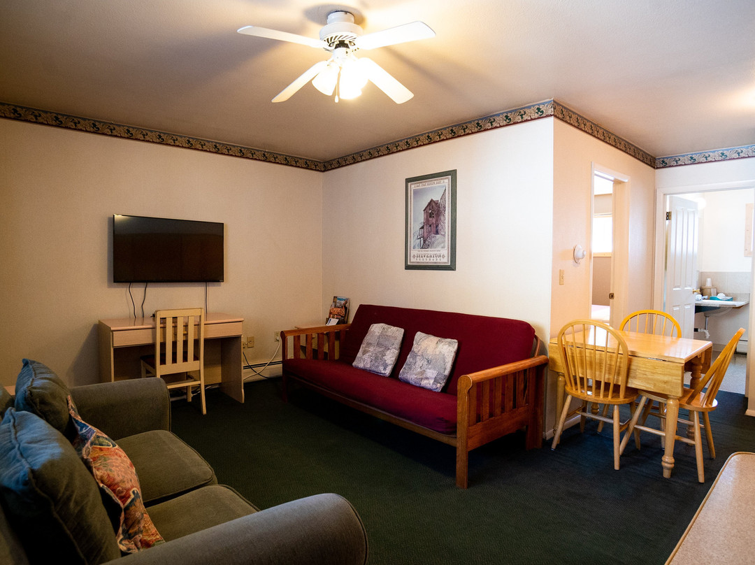 Triangle Motel主图