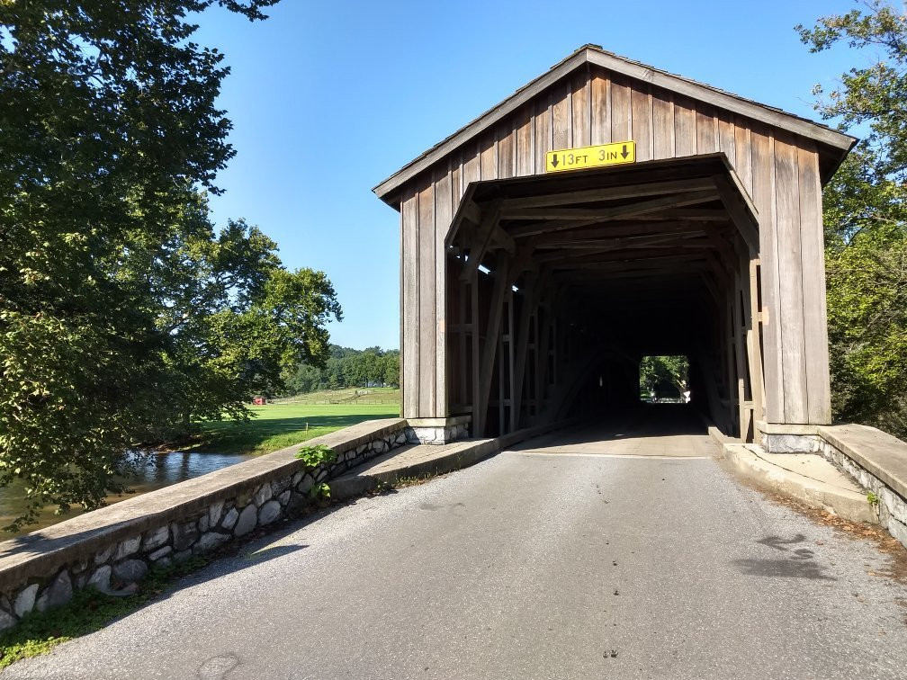 Hunsecker Mill Covered Bridge景点图片