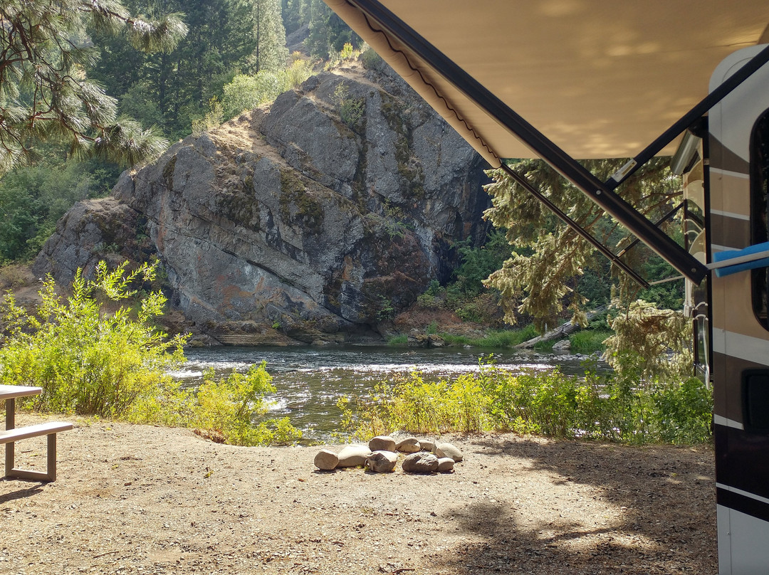 Squaw Rock Resort主图