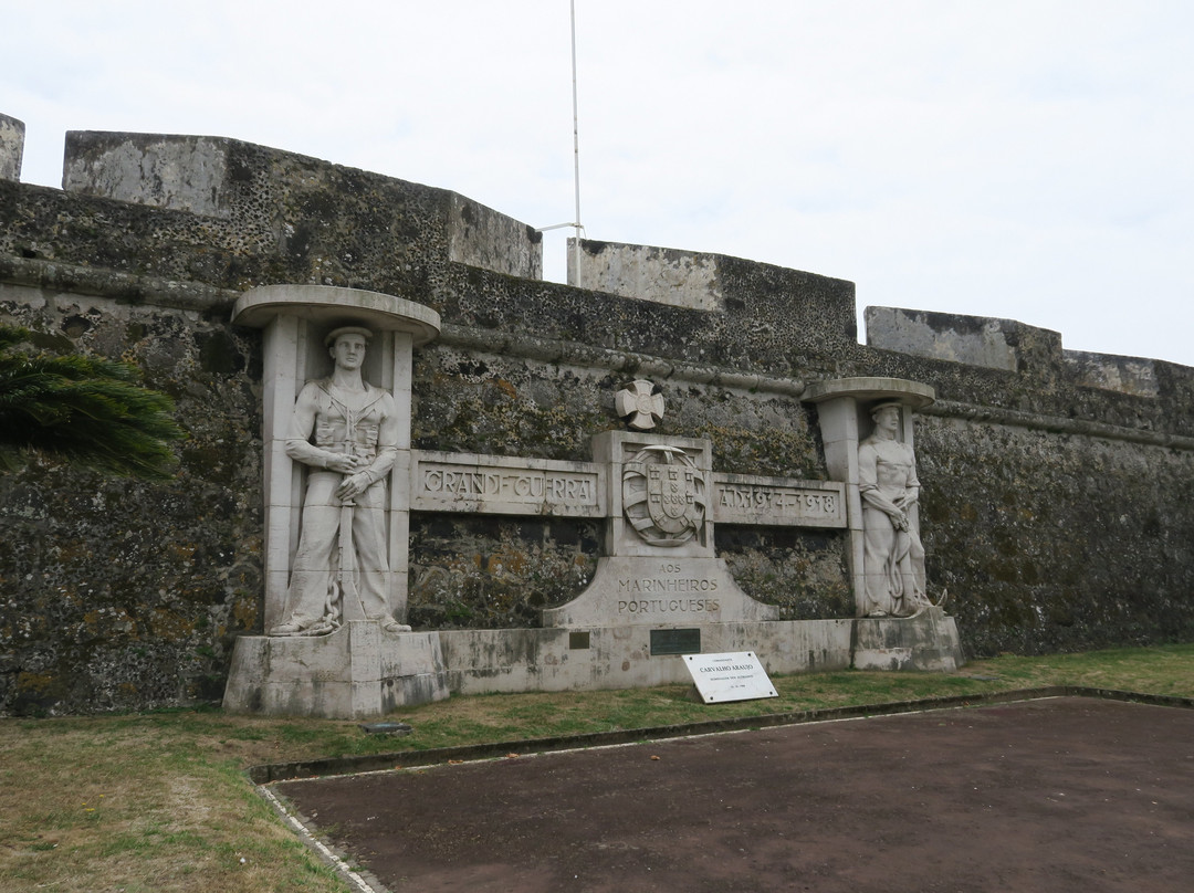 Monumento aos Marinheiros Portugueses-蓬塔德尔加达必去景点