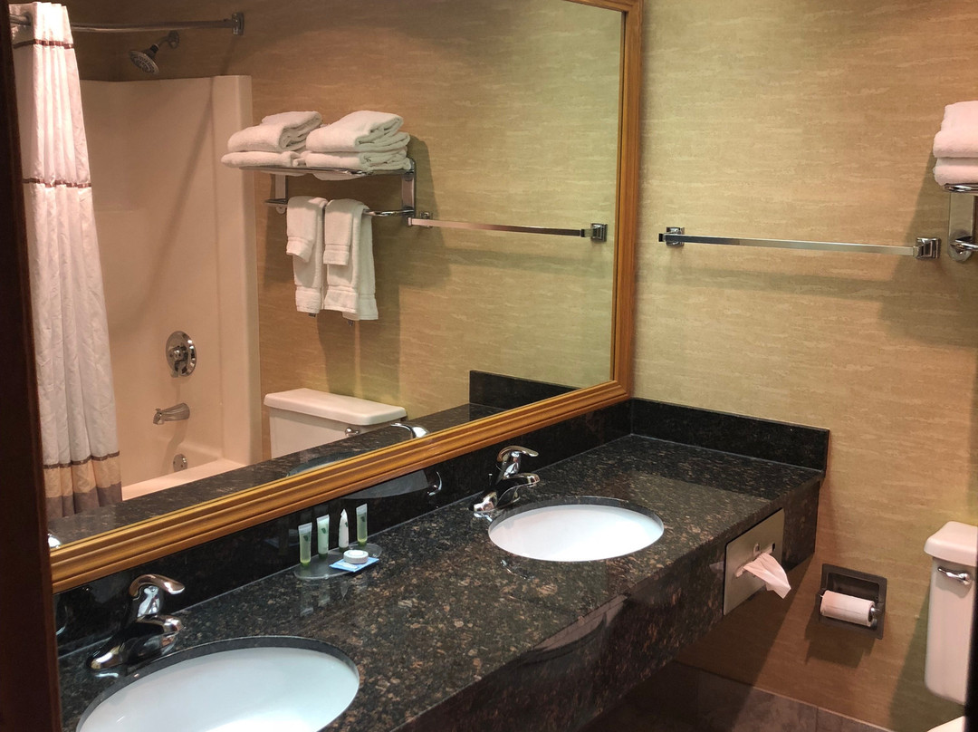 Express Suites Riverport- Conference and Event Center主图