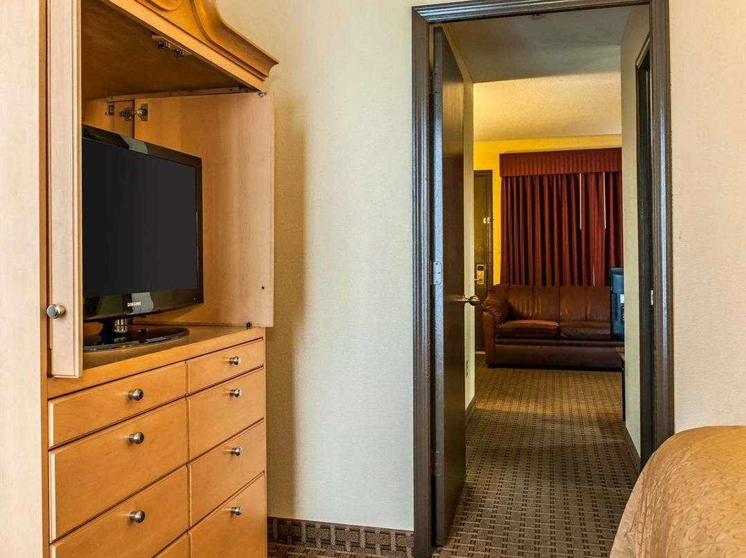 Quality Inn & Suites Shelbyville I-74主图