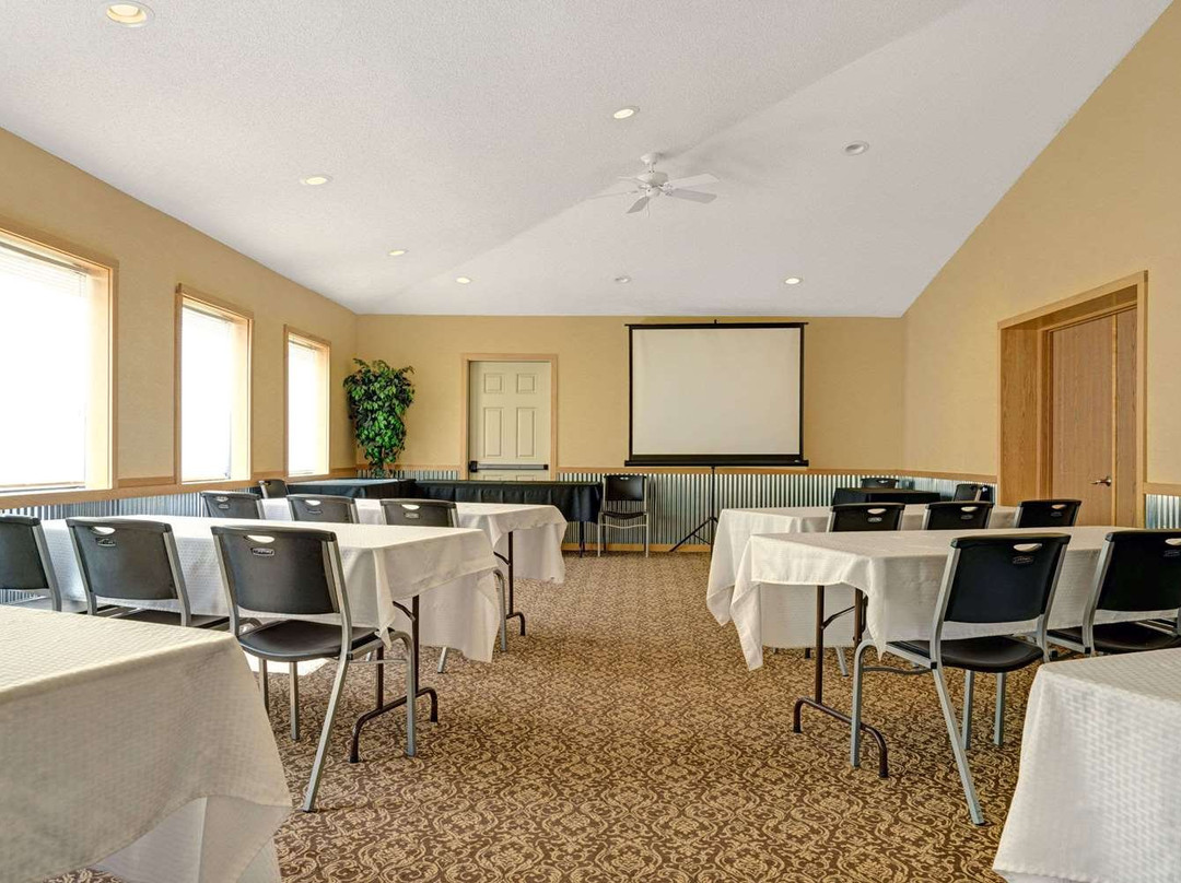 Super 8 by Wyndham Monticello主图