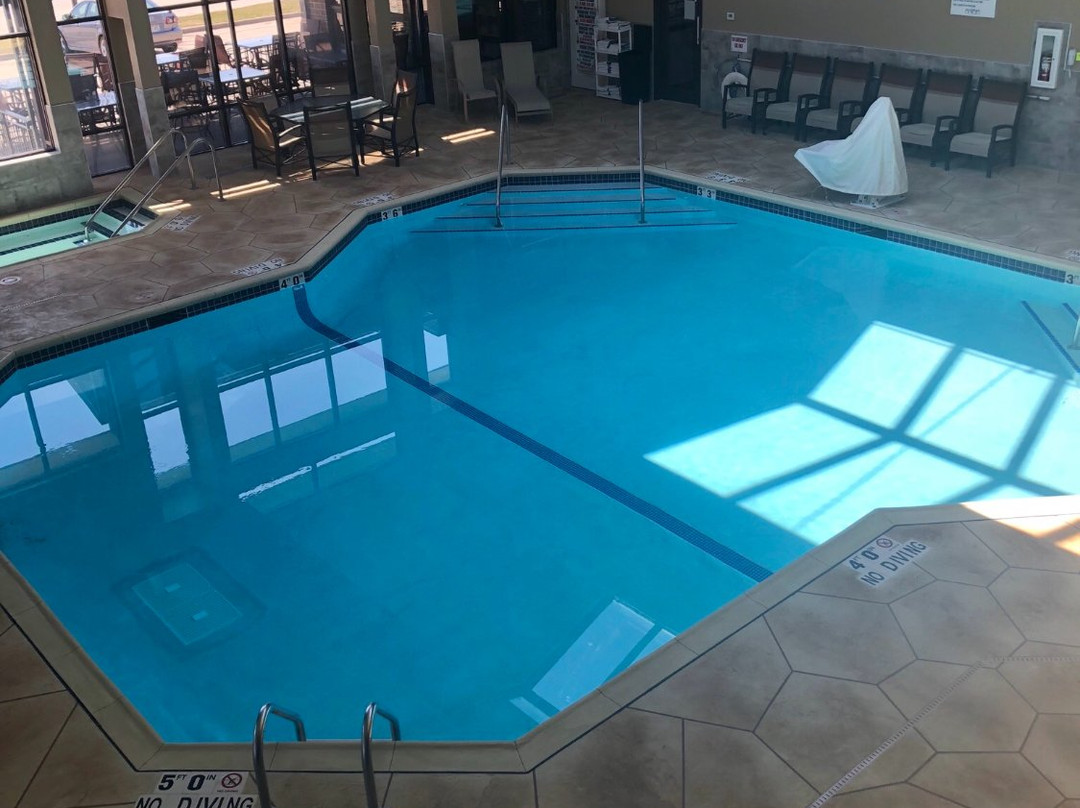 Express Suites Riverport- Conference and Event Center主图