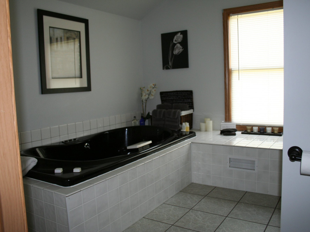 The Doll House Bed & Breakfast主图