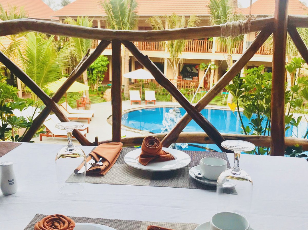 Golden Topaz Resort主图