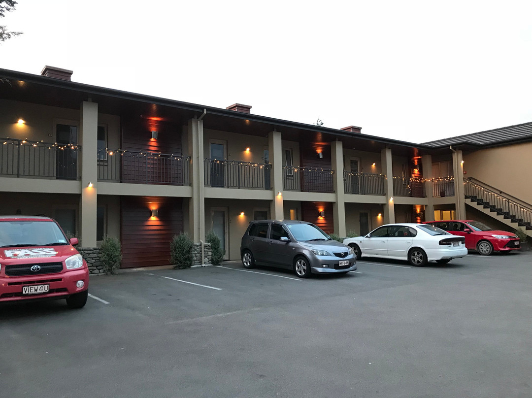 Tussock Peak Lodge主图