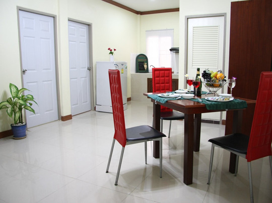 PR Place Hotel and Apartment主图