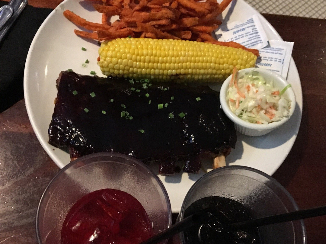 54 Main Bar and Grille景点图片