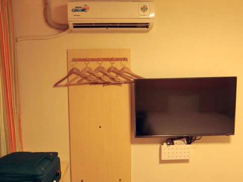 IU酒店(深圳福田口岸地铁站店)主图