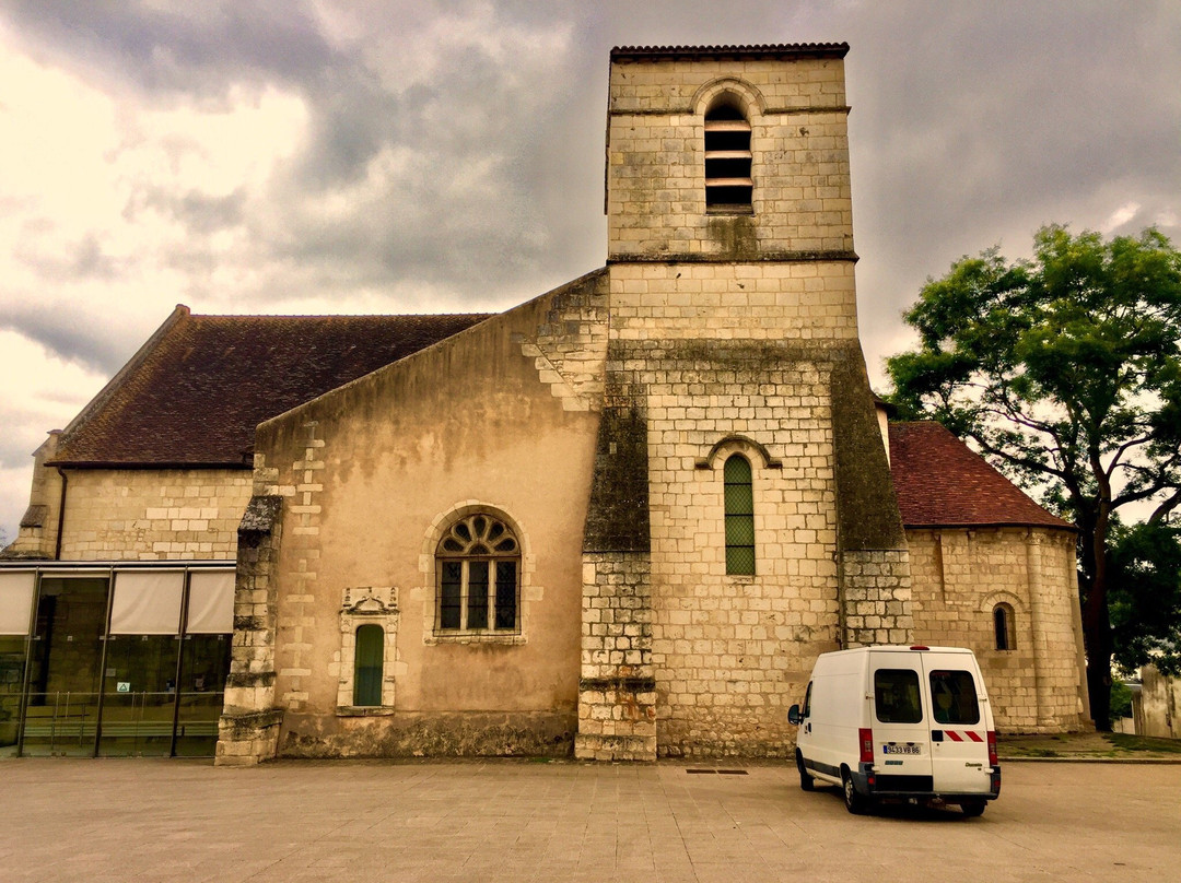 Eglise Saint-Germain-普瓦捷必去景点