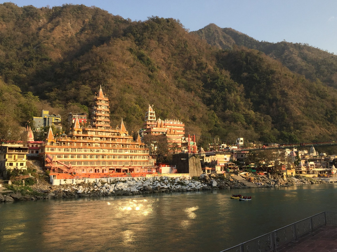 Om Sampoorn Yoga景点图片