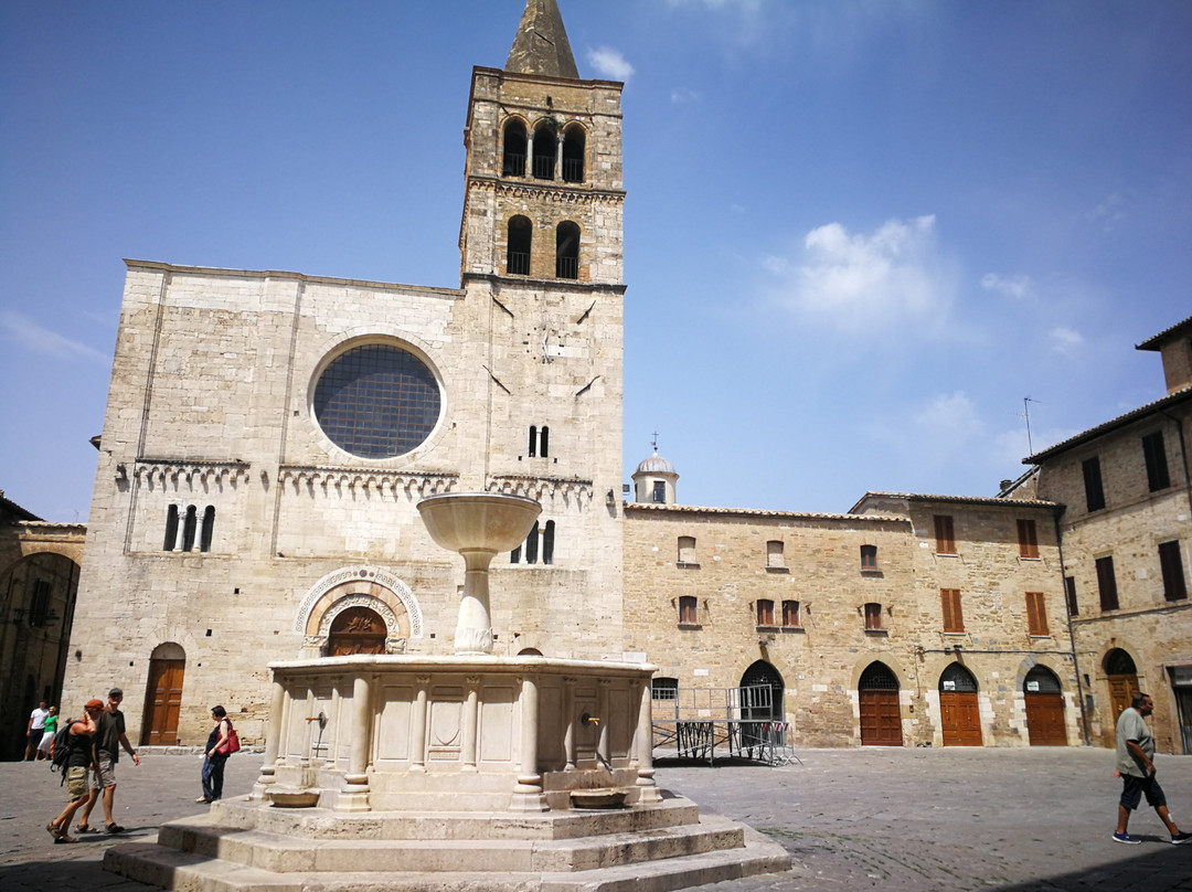 Bevagna旅游景点-Piazza Silvestri