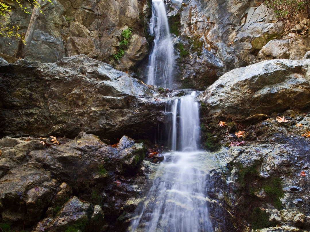 Mesa Potamos Waterfalls景点图片