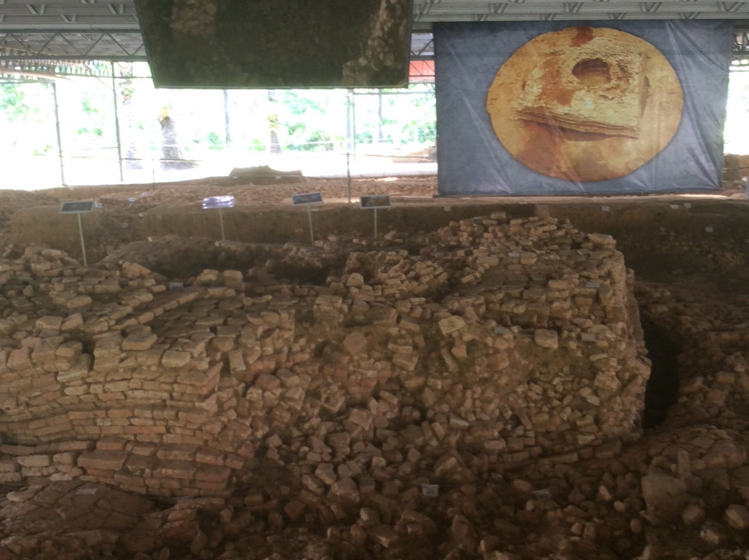 Sungai Batu Archaeological Site景点图片