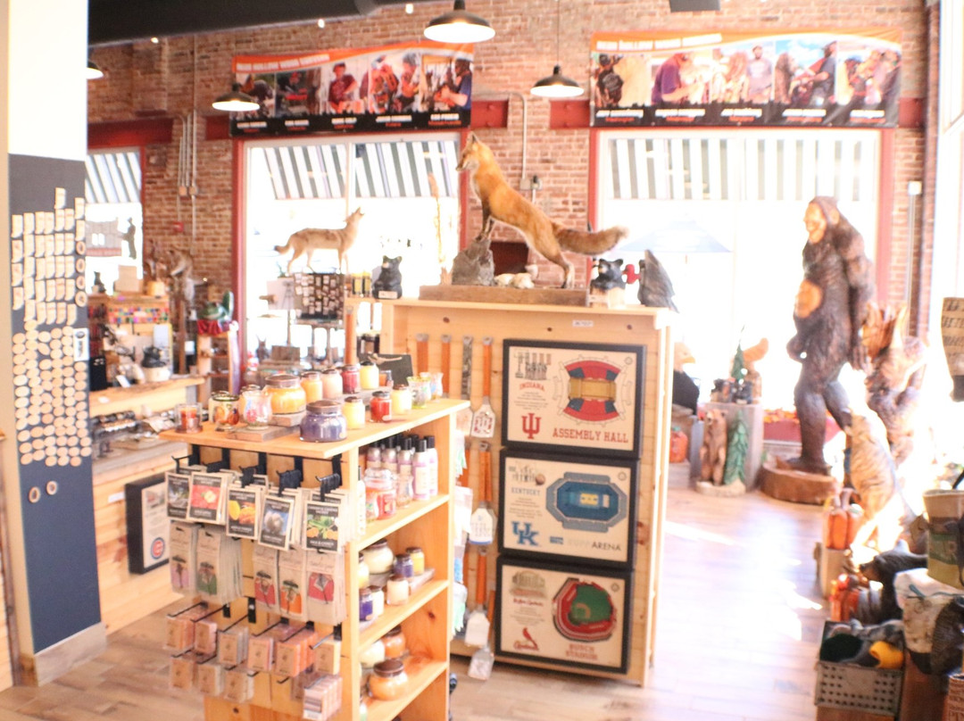 Bear Hollow Wood Carvers-French Lick必去景点