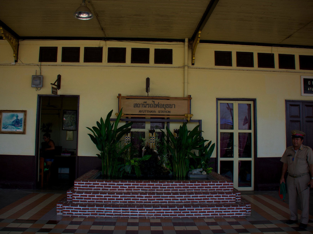 Bang Pa-In Railway Station-挽巴茵必去景点