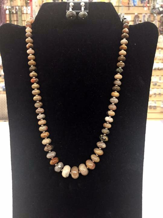 Jessy's Gems Gallery-Vinton必去景点