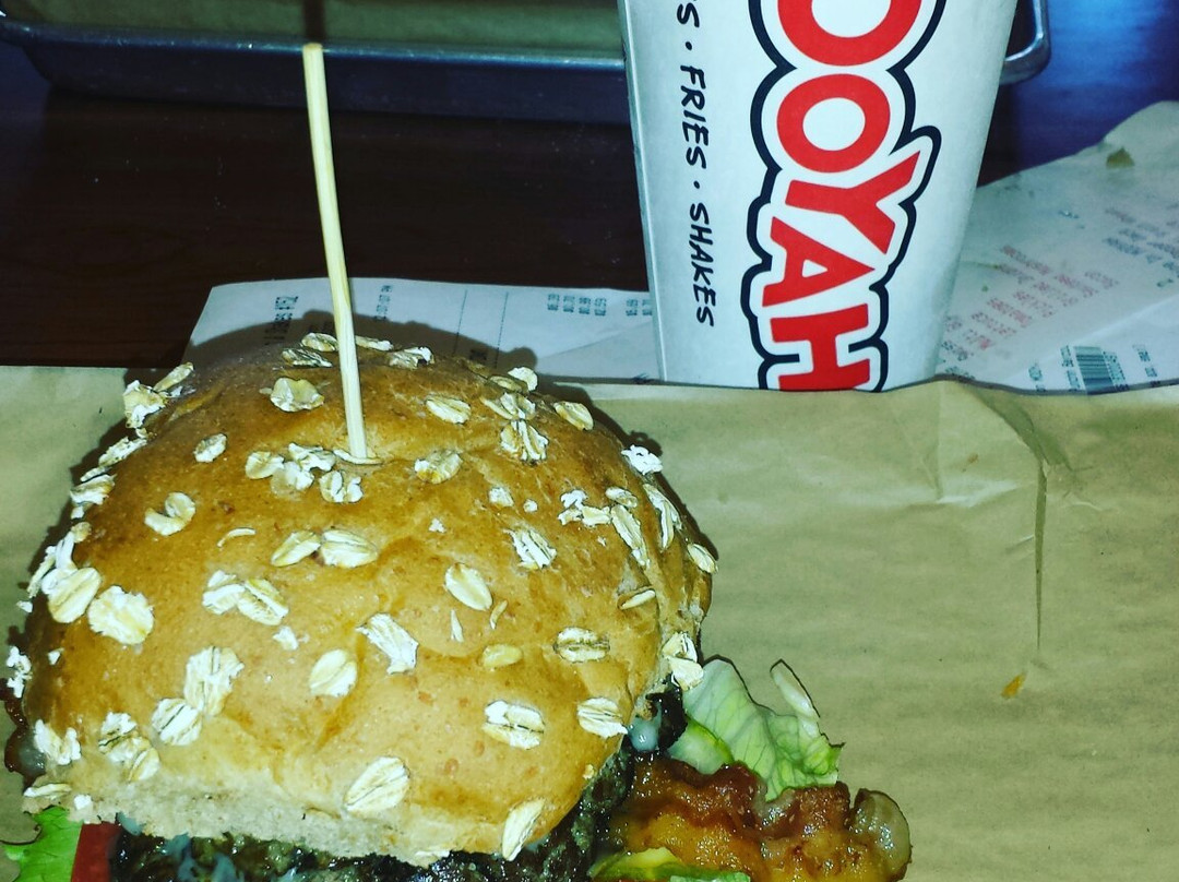 MOOYAH Burgers, Fries & Shakes