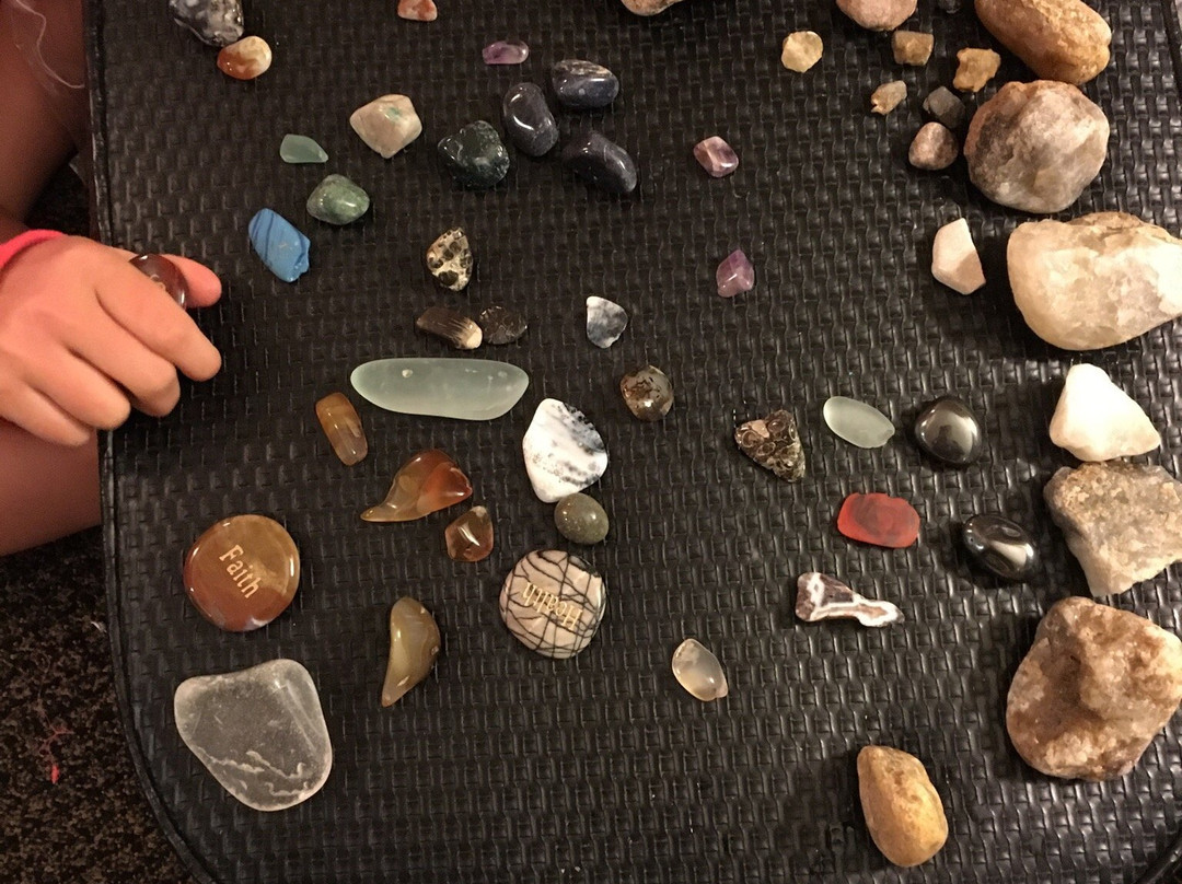 Dakota Stone Rock Shop景点图片