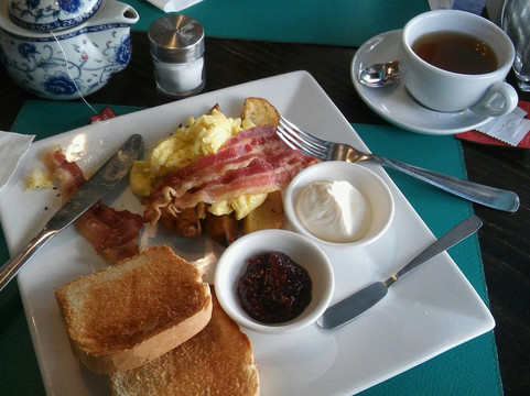 Castelar餐馆和美食-Paula