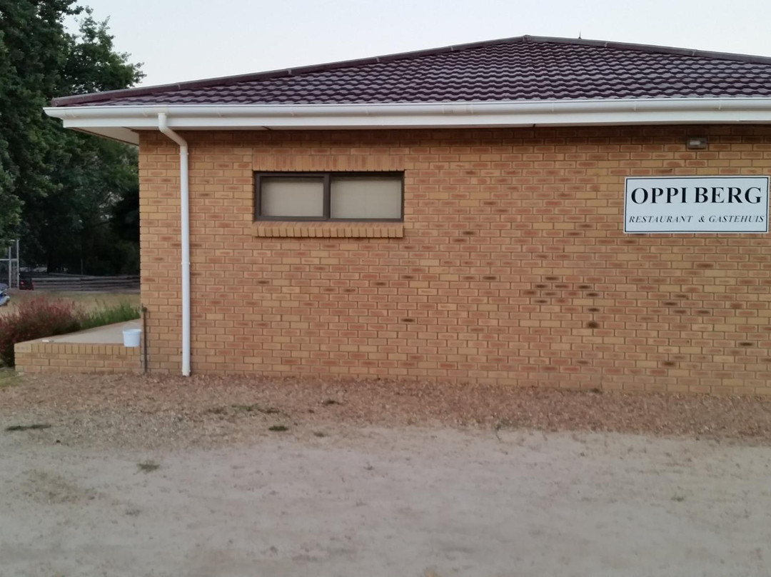 Oppi Berg Restaurant and Guesthouse主图