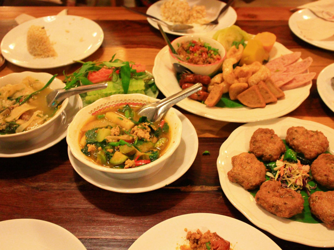 讪柿餐馆和美食-Lumdee Te Khuadang