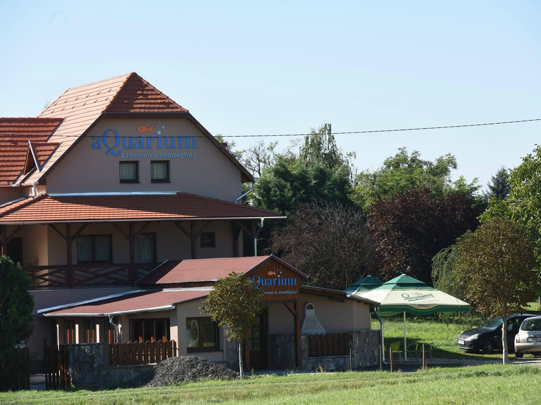 aQuarium Restaurant and Lodge