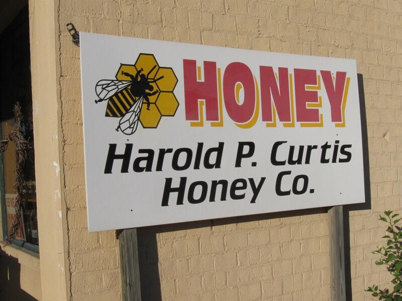 Harold P. Curtis Honey Company景点图片