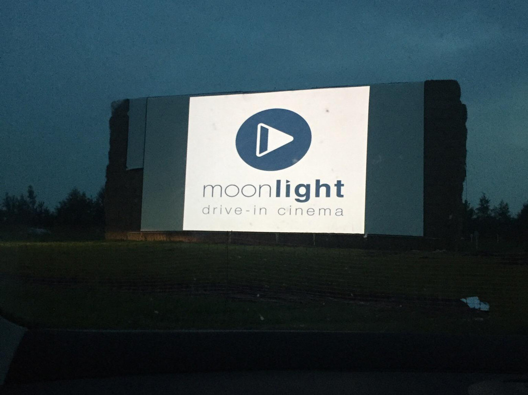 Moonlight Drive-In Cinema景点图片