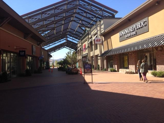 Outlets at Traverse Mountain-李海必去景点