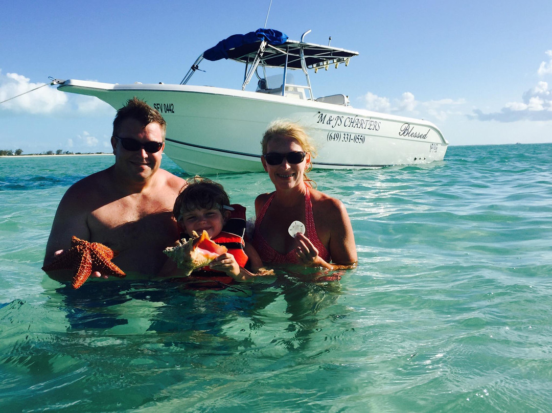 M & J's Charters-格雷斯湾必去景点