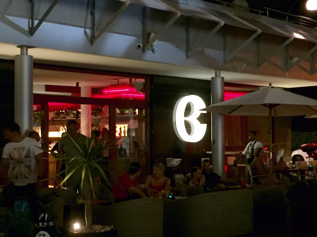 Casabianca Café