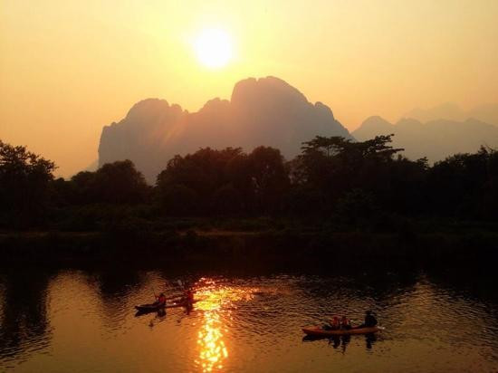 River Tubing-旺阳必去景点