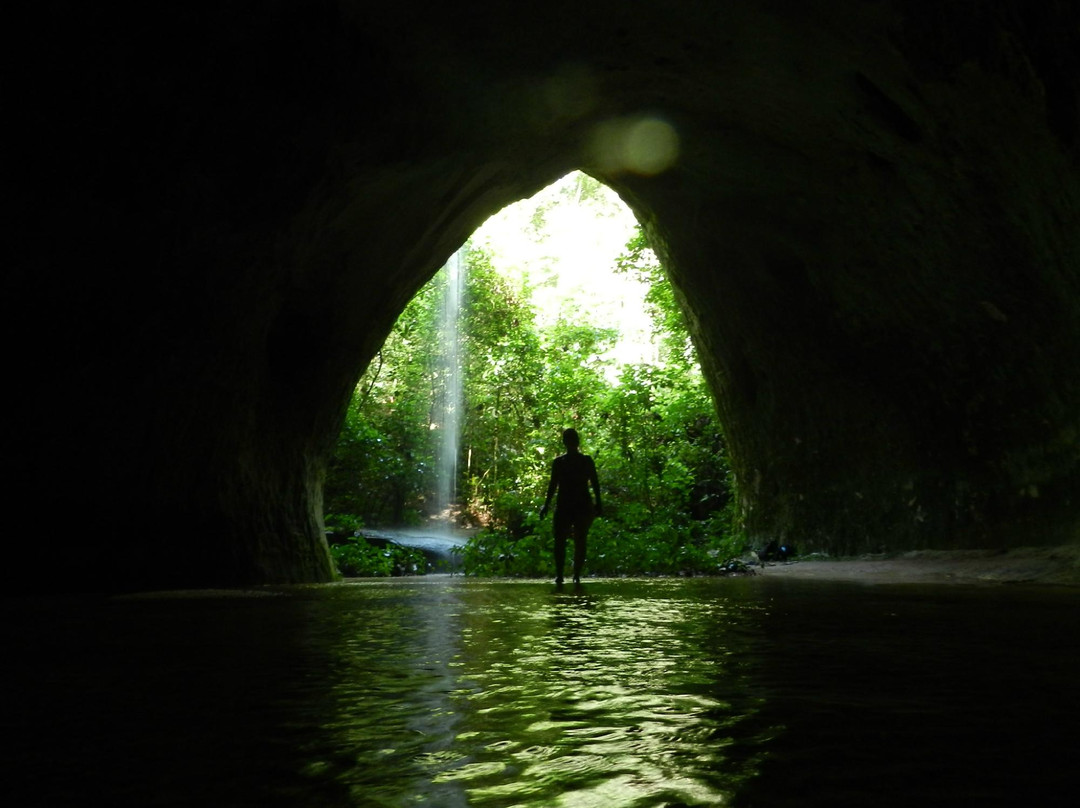 Turismo na Amazônia- Carverna do Maoraga-Presidente Figueiredo必去景点
