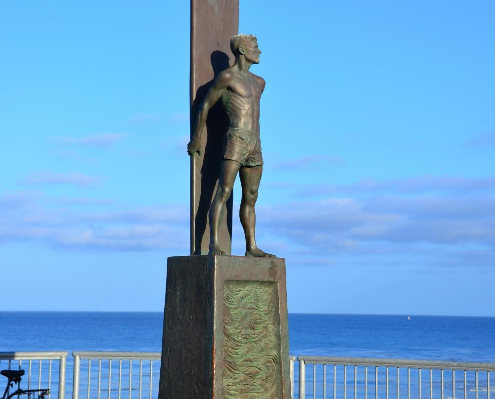 To Honor Surfing Monument-圣克鲁斯必去景点