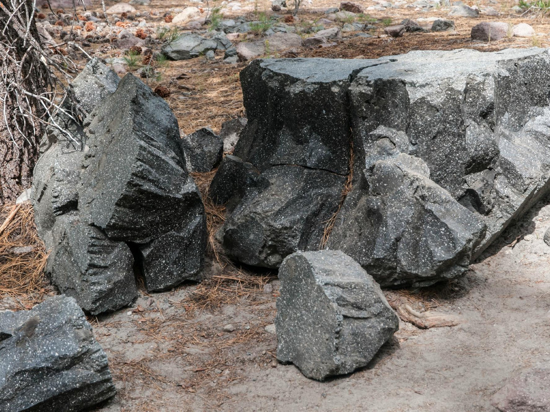 Hiking Devastated Area Interpretive Trail景点图片