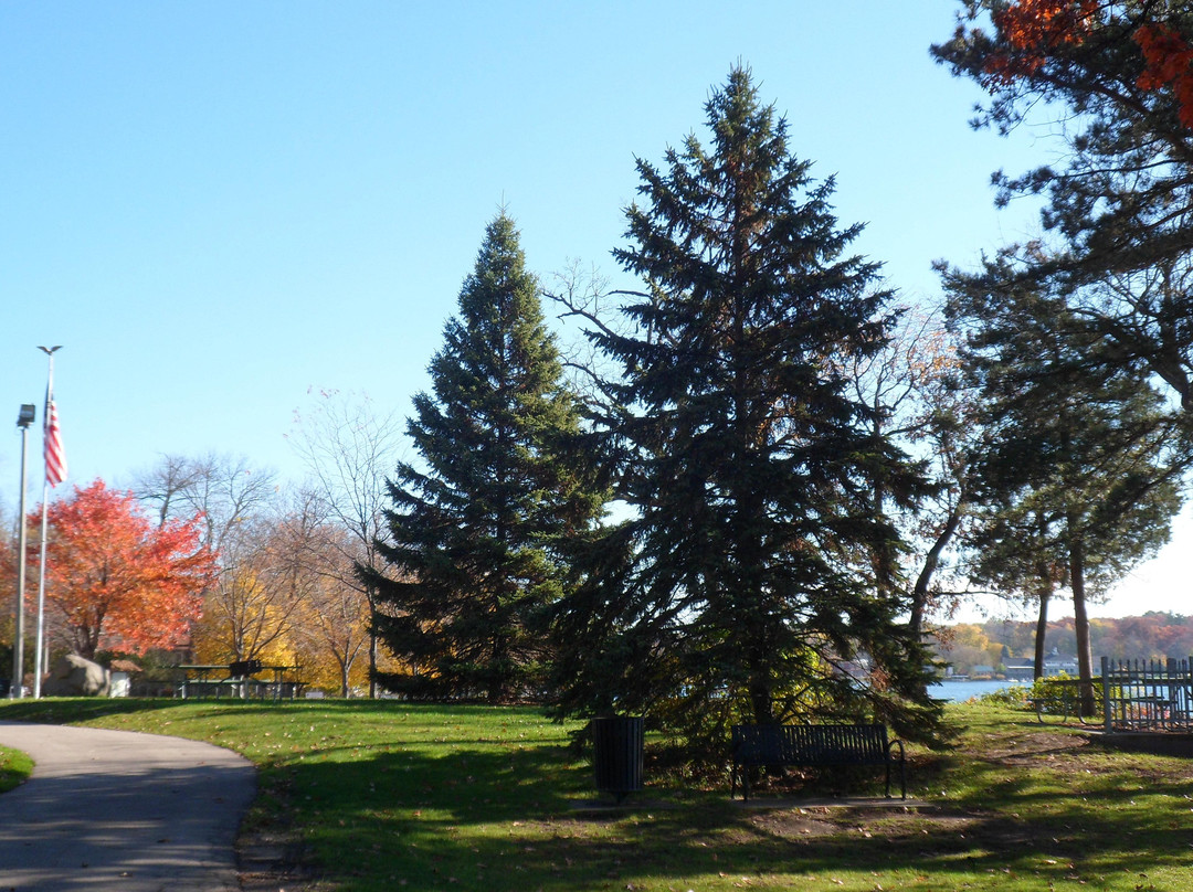 Lance Park-Twin Lakes必去景点