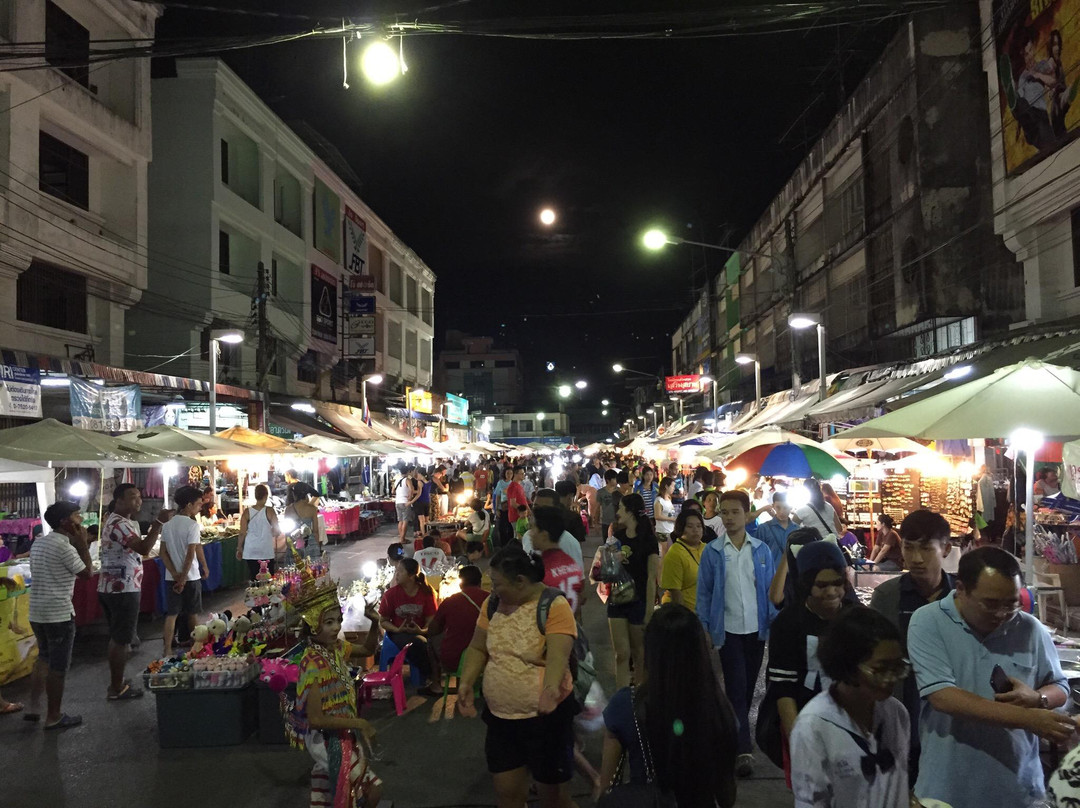 喀比夜市-甲米必去景点