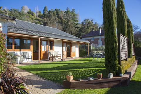 Villa Rose Backpacker and Studios