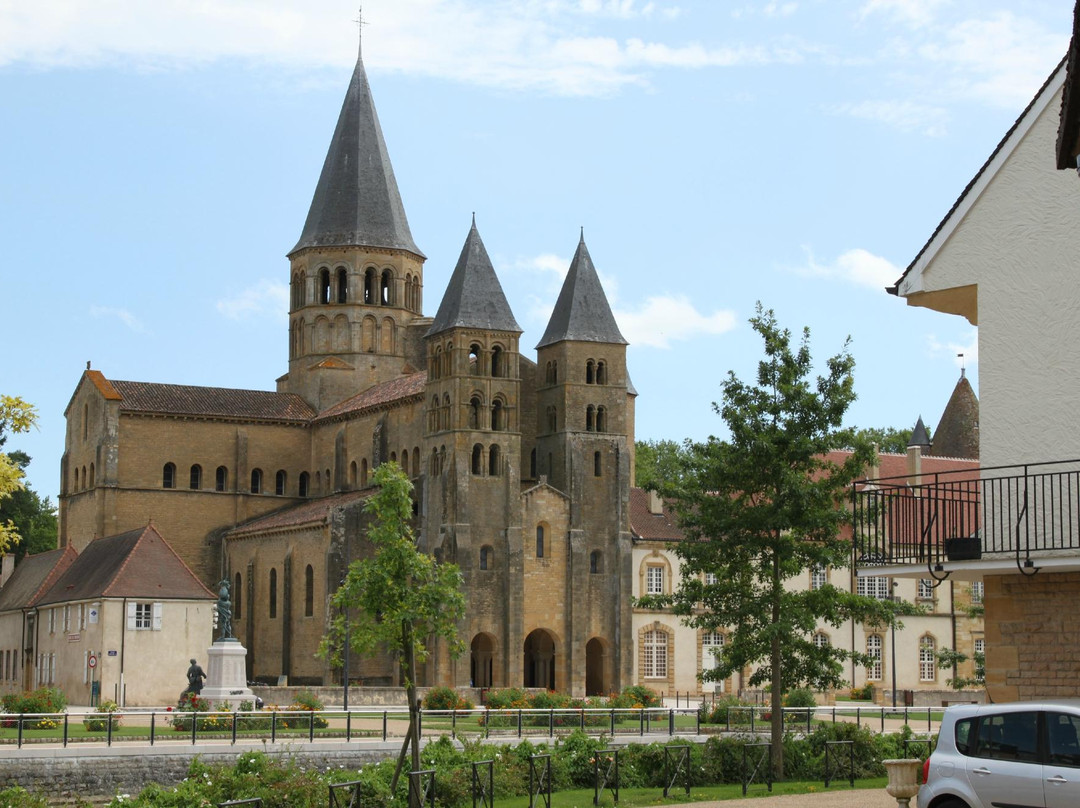 Basilique du Sacré-Coeur-Paray Le Monial必去景点
