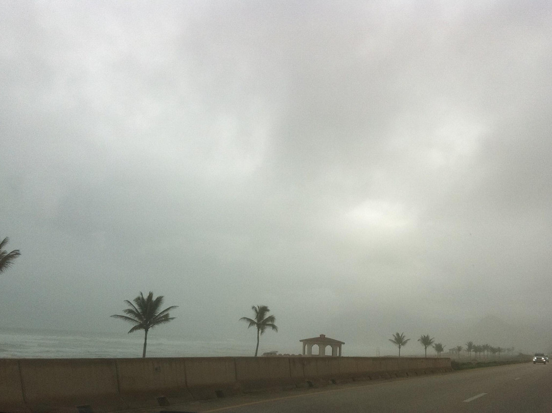 Al Mughsail Beach-塞拉莱必去景点