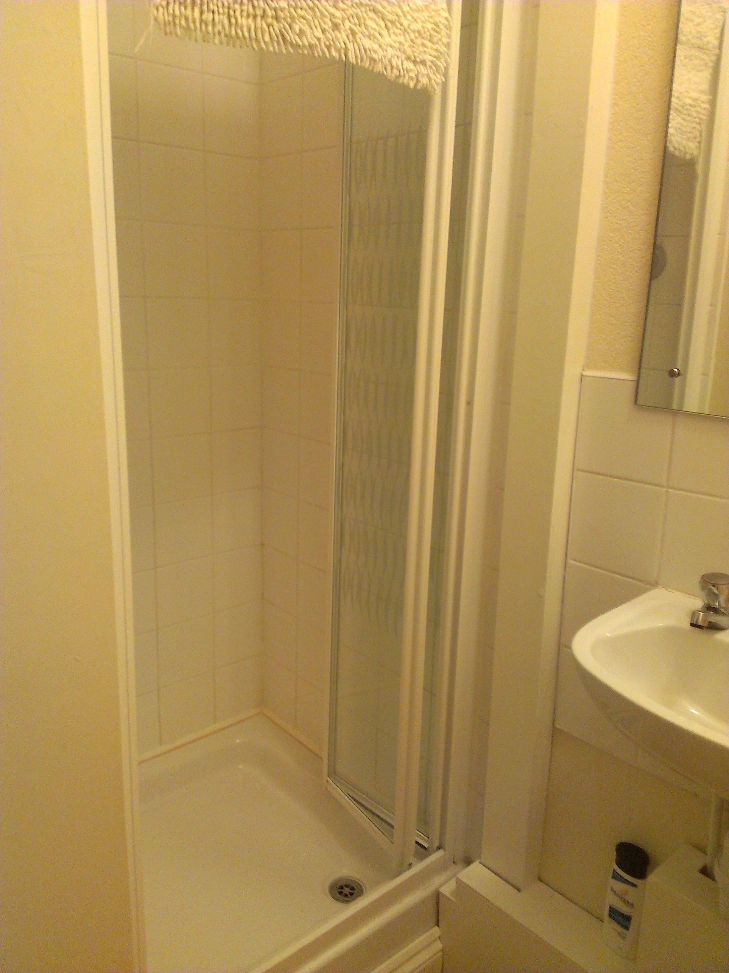 Lower Warren Guest House-浴室
