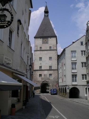 Stadttorturm-因河畔布劳瑙必去景点